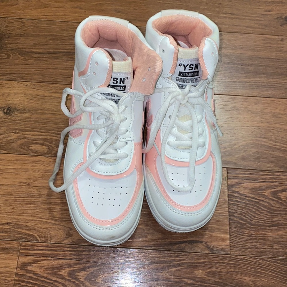 WOMENS SPORT SHOES